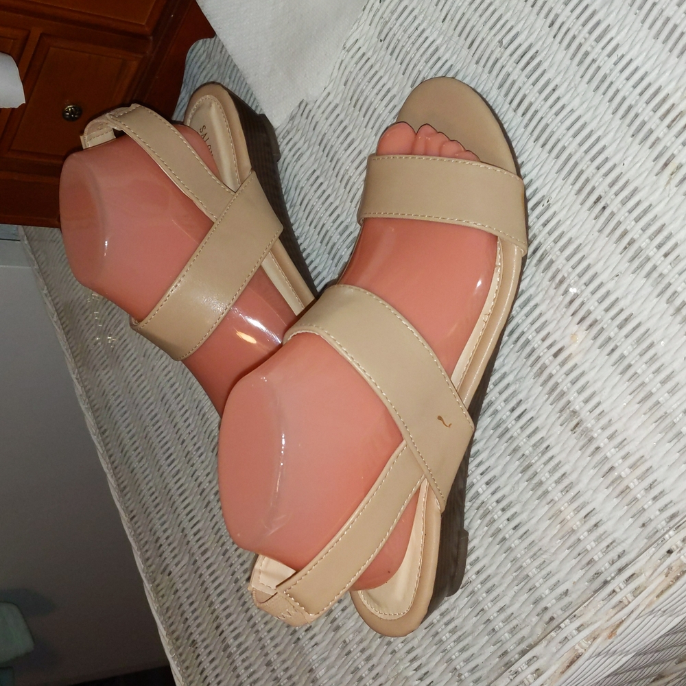 Salon studio cream color strap sandals
